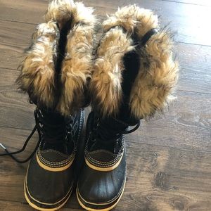 Sorel snow boots worn twice